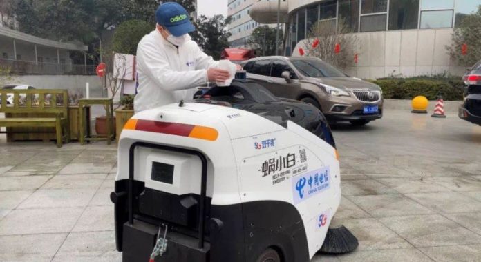 <pre>Велодин Лидар будет вести автономную уборку автомобилей в Китае для борьбы с эпидемией коронавируса
