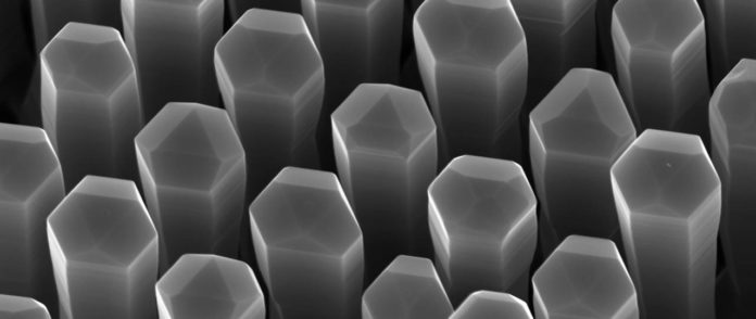 <pre>Светоизлучающие сплавы SiGe создают новые возможности для фотонных чипов
