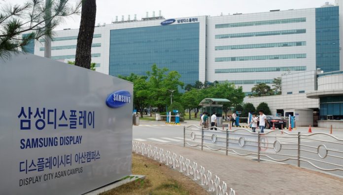Samsung Display отправляет 100 инженеров в Индию для ускорения строительства заводов по производству OLED-модулей
