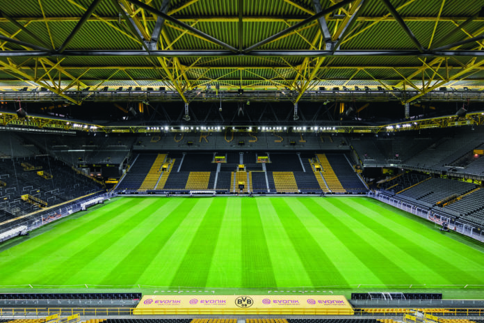 <pre>Zumtobel Group освещает крупнейший футбольный стадион Германии
